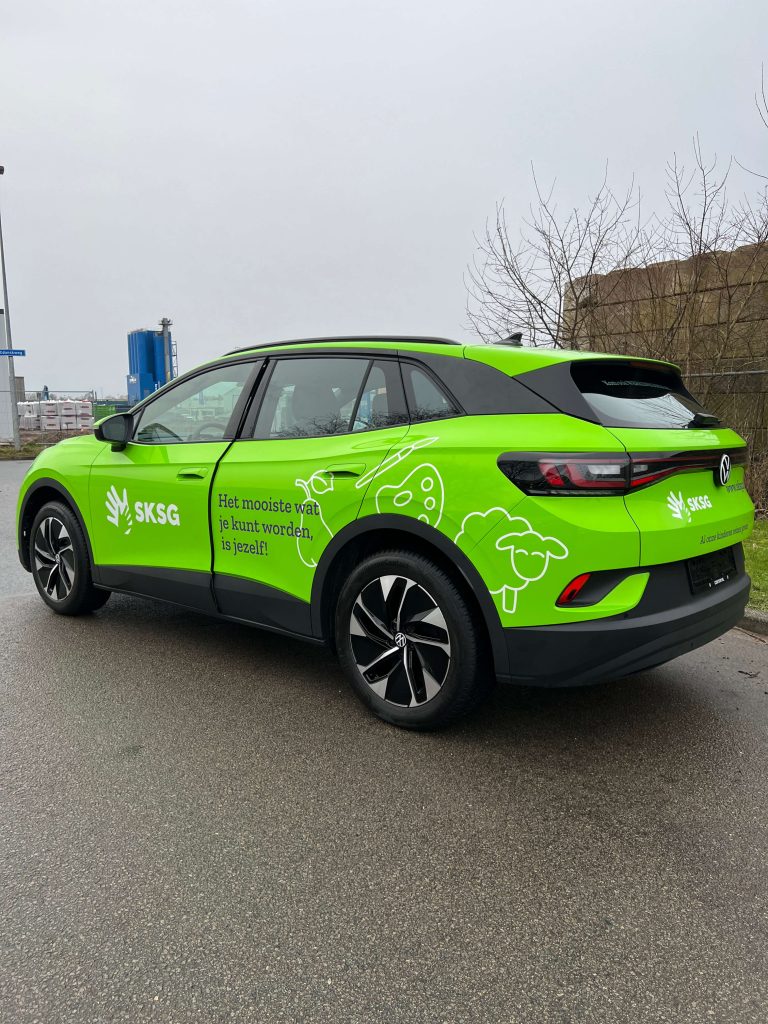 Full car wrap