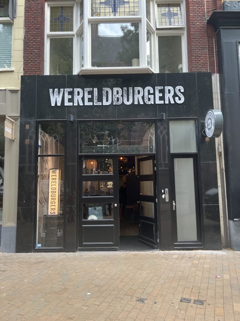 Gevelreclame wereldburgers